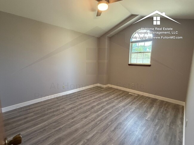 Building Photo - 2703 Mayflower Dr