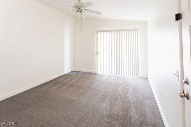 Building Photo - 2110 Los Feliz St