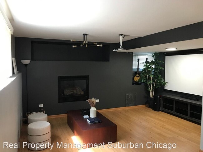 Building Photo - 4 br, 3 bath House - 5901 Burr Oak Avenue