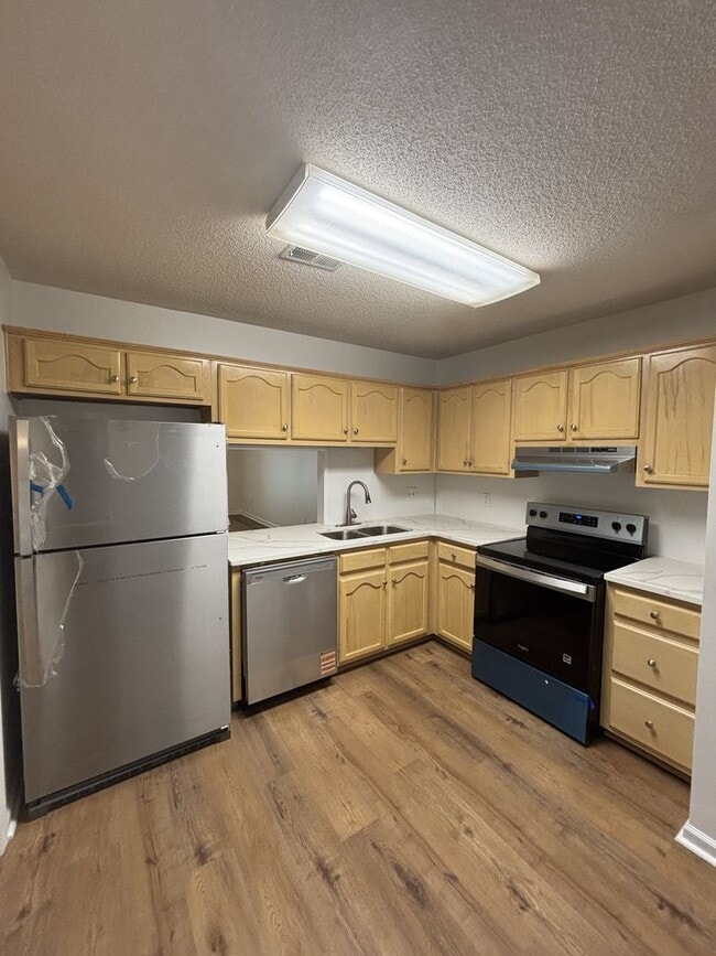 Building Photo - 2 Bed 2 Bath Pelham Available for immediat...
