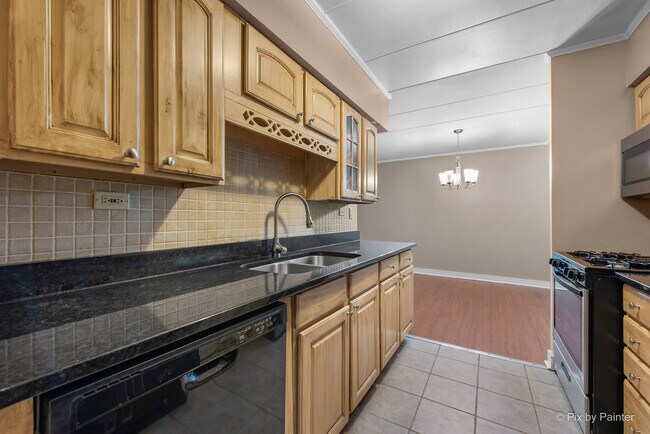 Building Photo - 300 S Roselle Rd