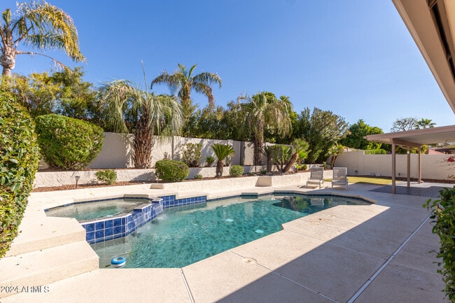 Building Photo - 9138 E Davenport Dr