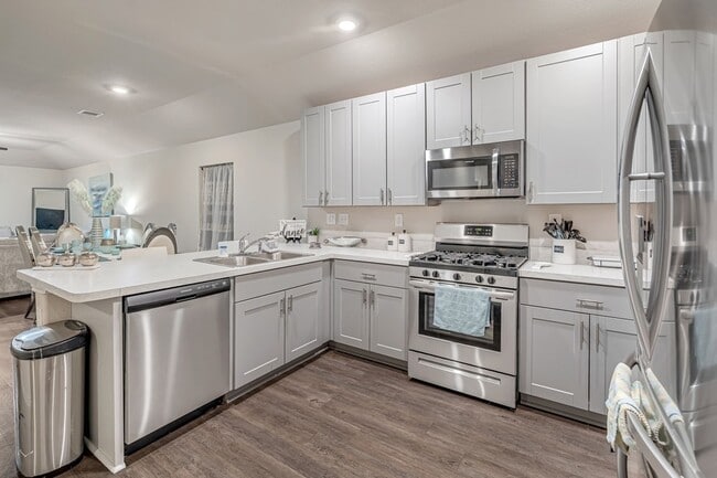 Building Photo - 9921 Spg Crk Rd