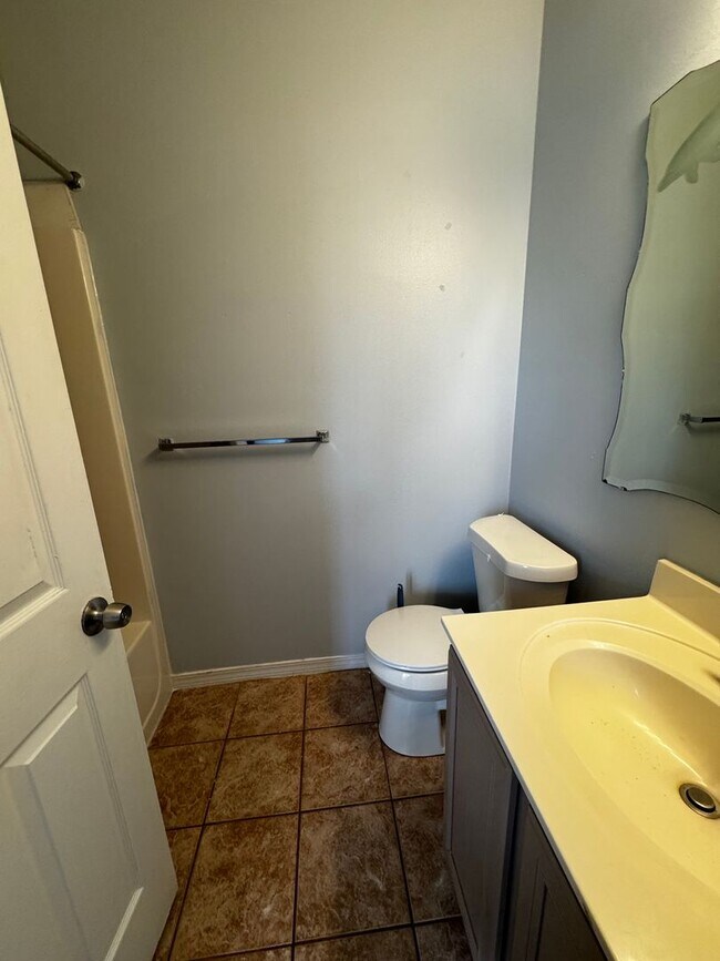 Building Photo - 2 Bedroom, 2 Bathroom Townhouse located in Beautiful Santa Rosa Beach