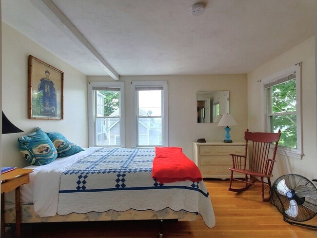 Building Photo - 5 Rocky Neck Ave