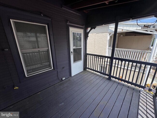 Building Photo - 403 N 12th St