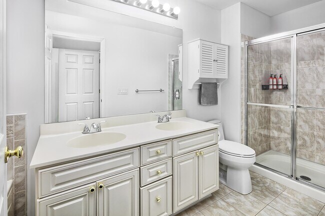 Building Photo - 454 Albany Ct