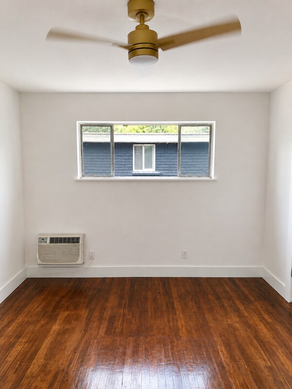 Building Photo - 2712 Oakcliff St