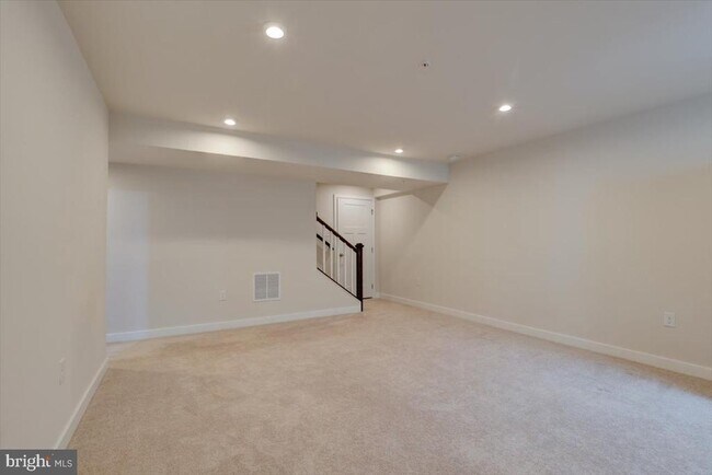 Building Photo - 1050 Moscariello Ln