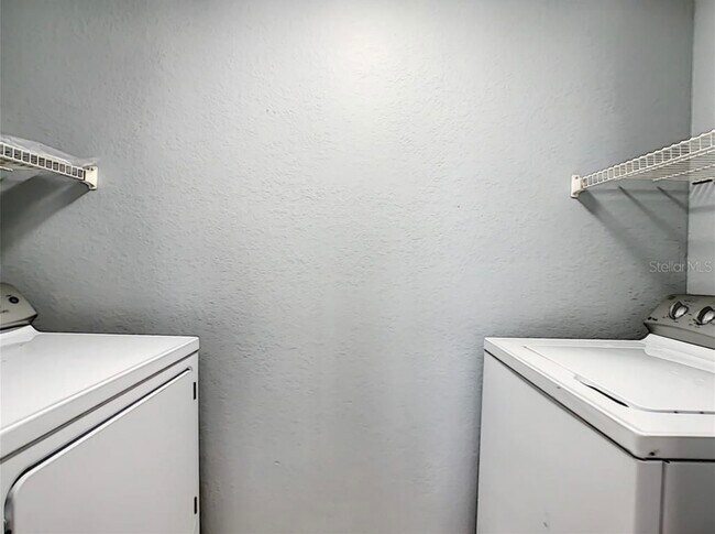 Building Photo - 1037 S Hiawassee Rd