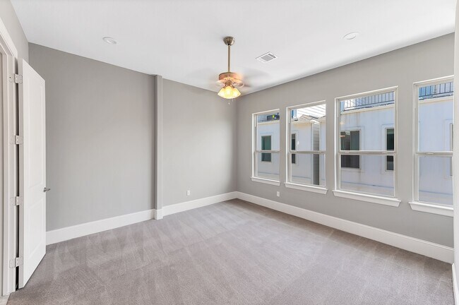 Building Photo - 4609 Nett St