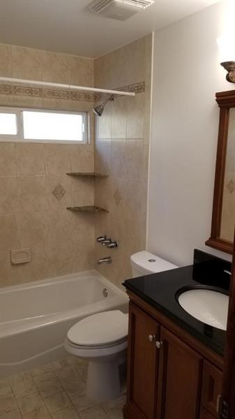 Building Photo - 404 SW 9th St