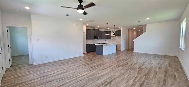 Building Photo - 8411 Bay Rdg Cir