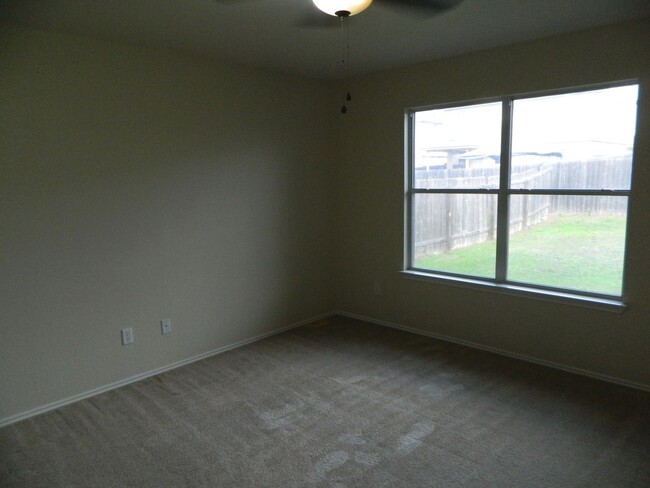 Building Photo - Available NOW!!!! Beautiful 3 bedroom, 2.5...