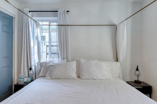 Building Photo - 1212 S 7th St