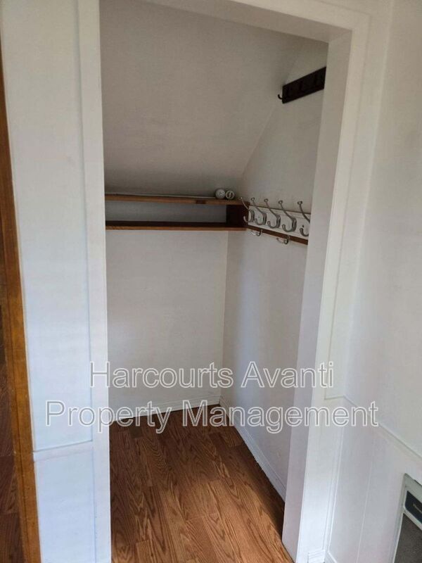 Building Photo - 1701 Old Mammoth Rd