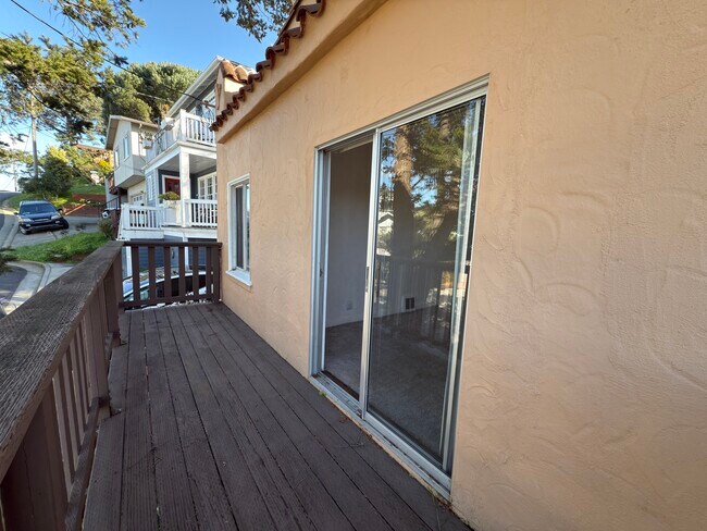Building Photo - 160 San Benito Rd