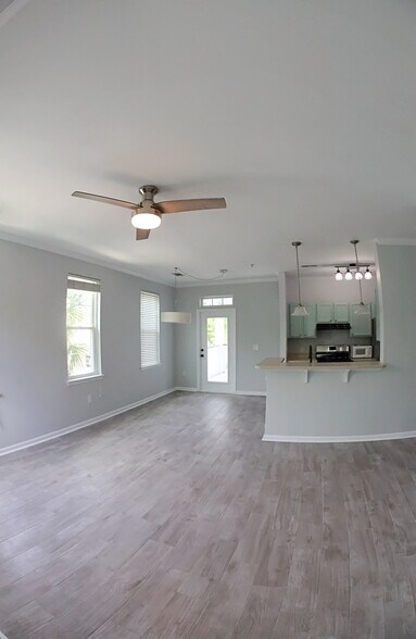 Building Photo - 1225 Blakeway St