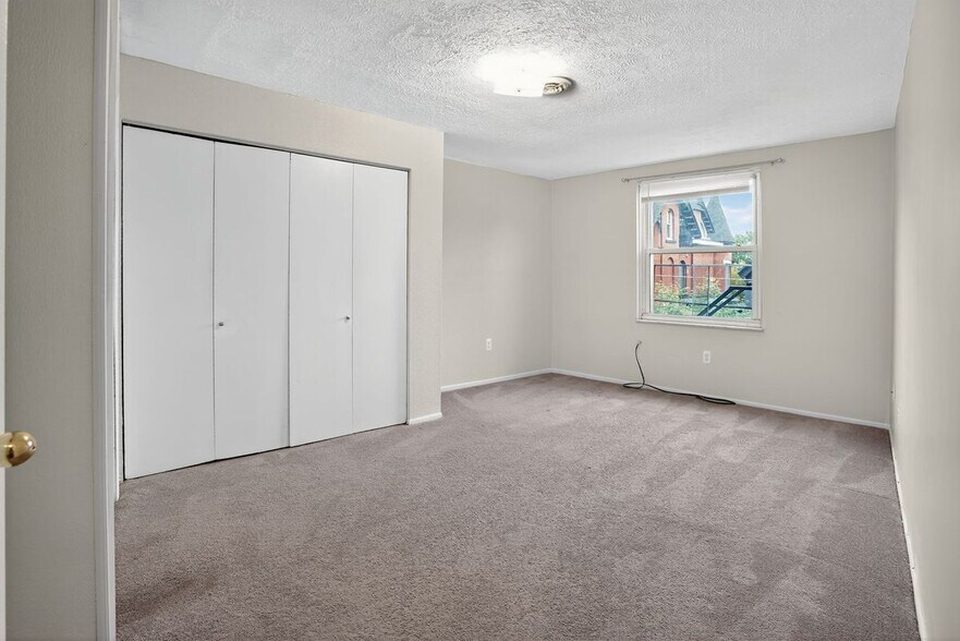 Building Photo - 5523 Ellsworth Ave