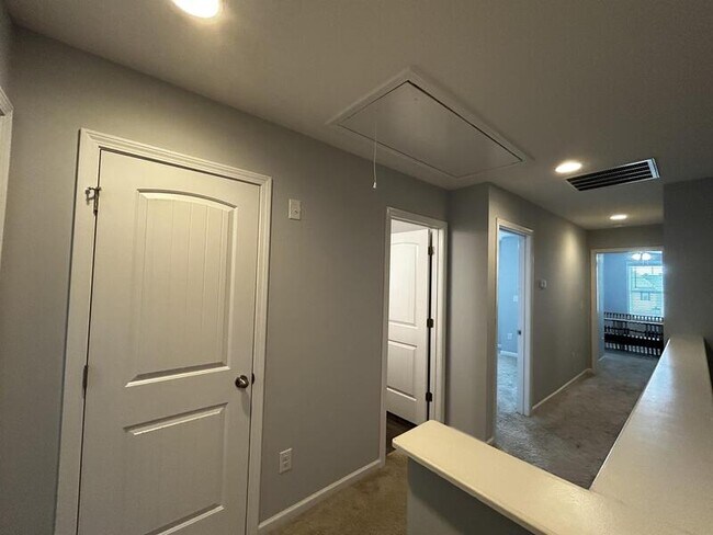 Building Photo - 138 Adger Rd