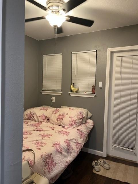 Building Photo - 912 W 22 1/2 St