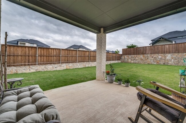 Building Photo - 9767 Maple Hill Ln