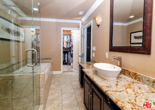 Building Photo - 15845 Condor Ridge Rd