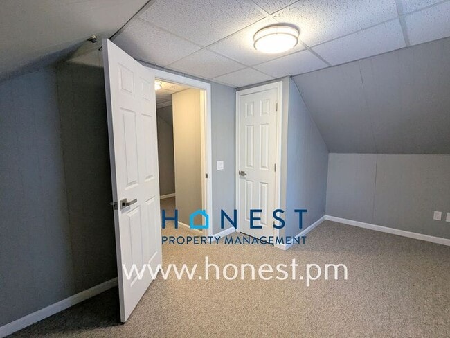 Building Photo - 83 Kennedy Memorial Dr