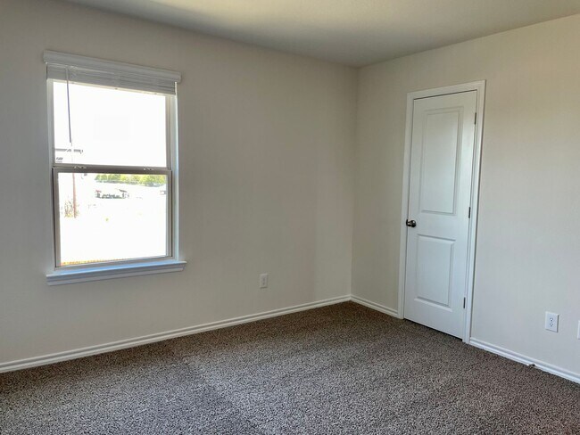 Building Photo - 4 Bed 2.5 Bath House For Lease in Sherman,...