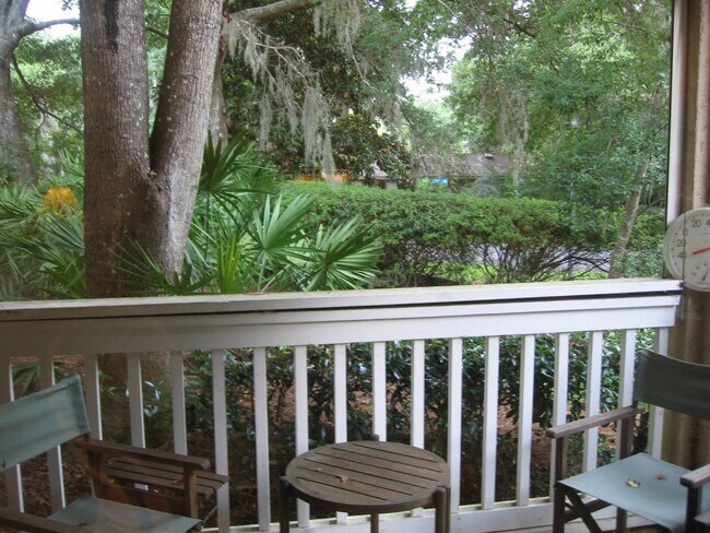Building Photo - Colonnade Shipyard