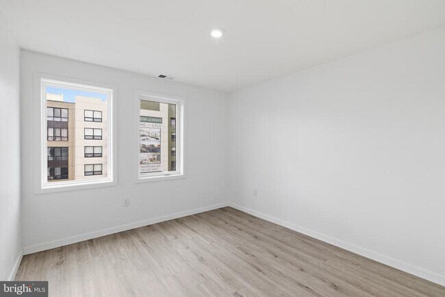 Building Photo - 915 N Broad St