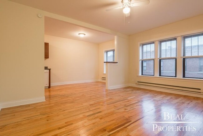 Primary Photo - 1 bedroom in CHICAGO IL 60657