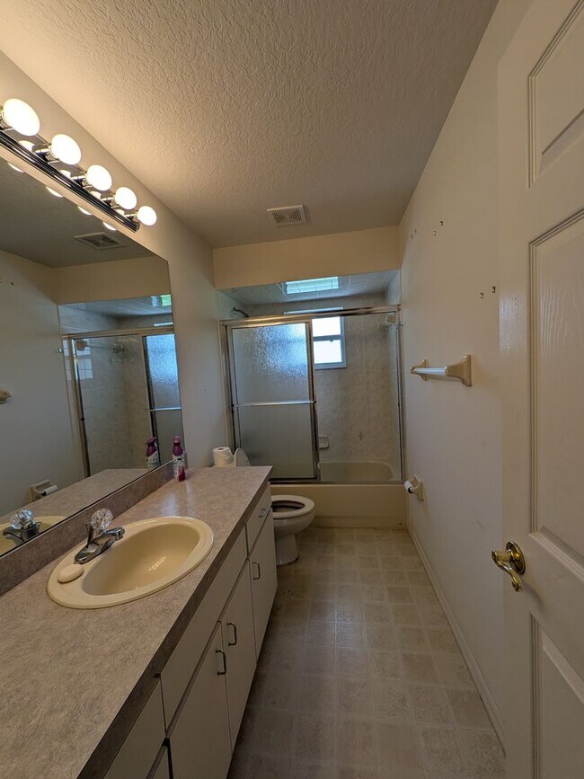 Building Photo - Lovely 3/2/2 Citrus Springs home with Hot Tub