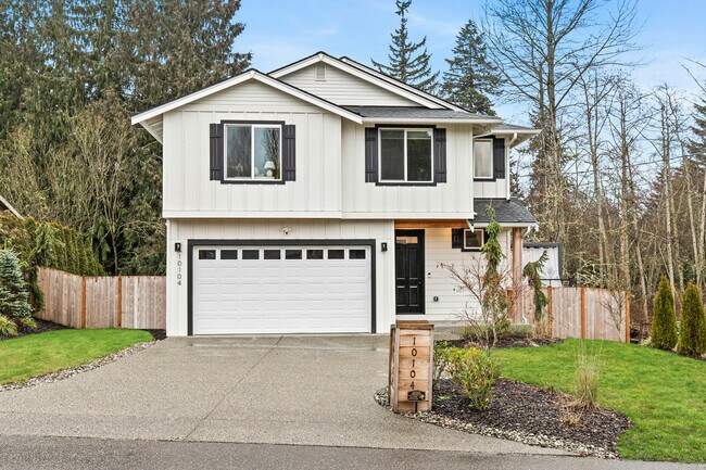 Primary Photo - 10104 Dakota Way