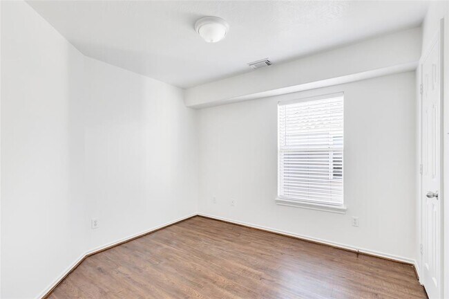 Building Photo - 17635 Olympic Park Ln