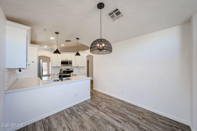 Building Photo - 6209 W Blackhawk Dr