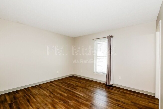 Building Photo - 1702 W Michigan St