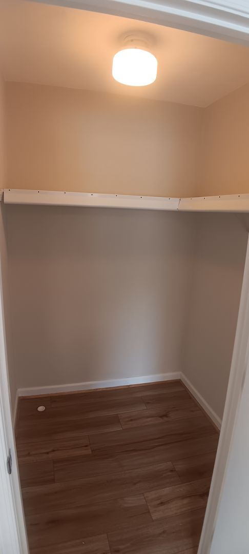Building Photo - Blacksburg, 2 BR / 1 BA Available August 7th, 2026.