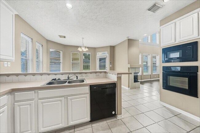 Building Photo - 17507 Whispering Star Ct