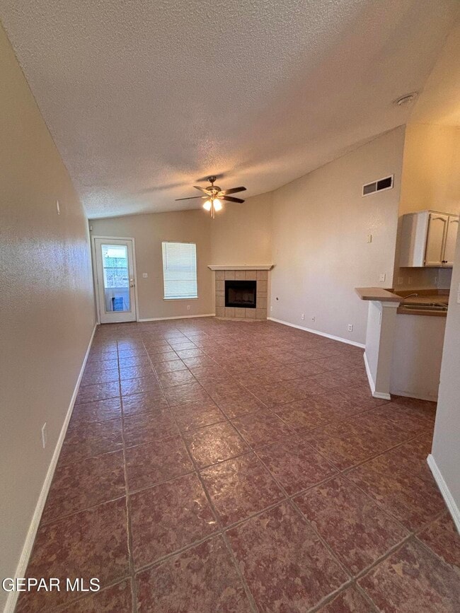 Building Photo - 6164 River Park Pl