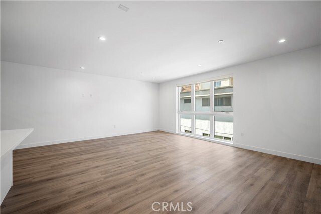 Building Photo - 10657 Moorpark St