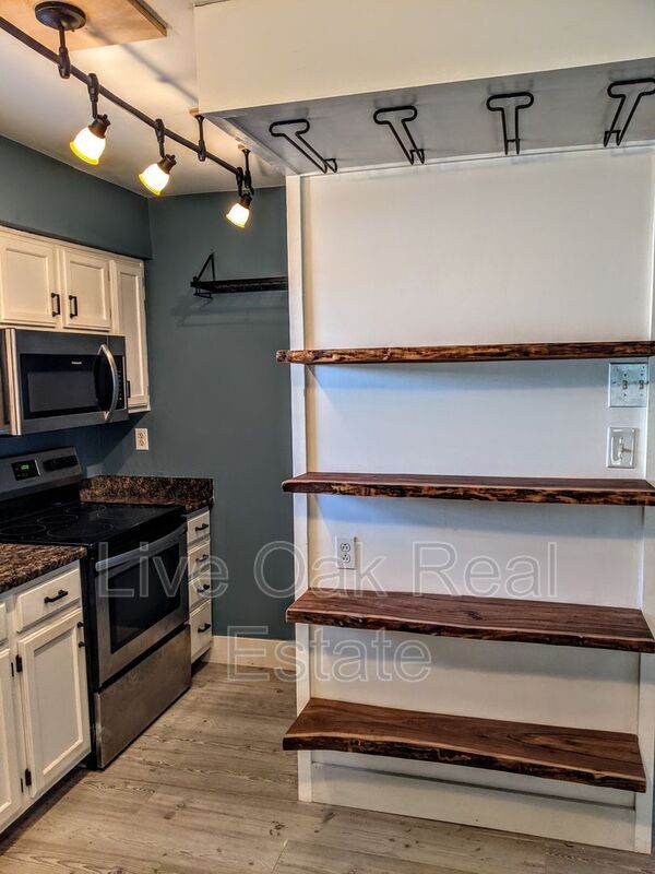 Building Photo - 1311 E Ocean View Ave