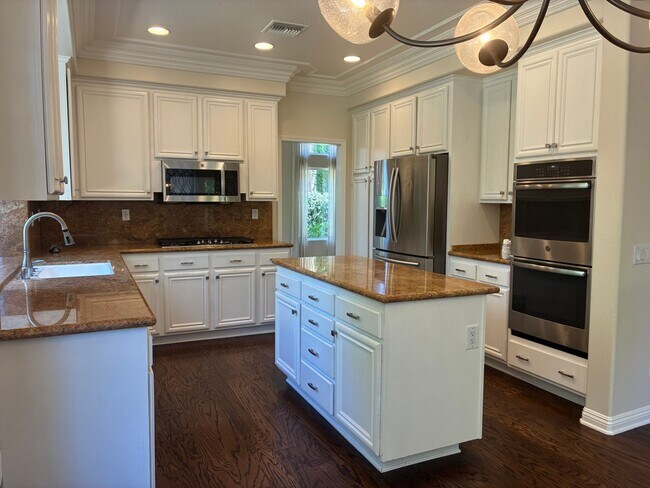 Building Photo - 585 Mindenvale Ct