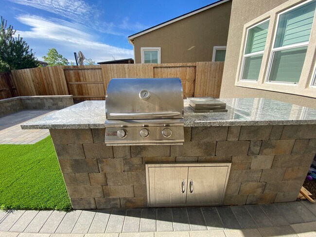 Building Photo - Built 2022 Sparks Spanish Springs 4+ Bedro...