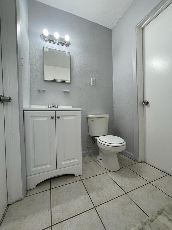 Building Photo - 4518 9th Ave S