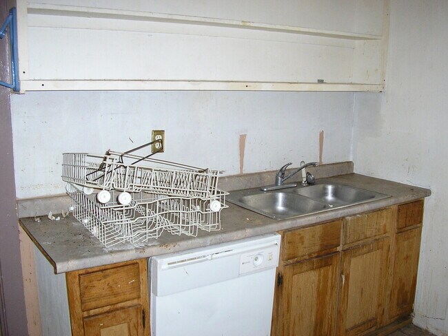 Building Photo - 910 Avery Ct