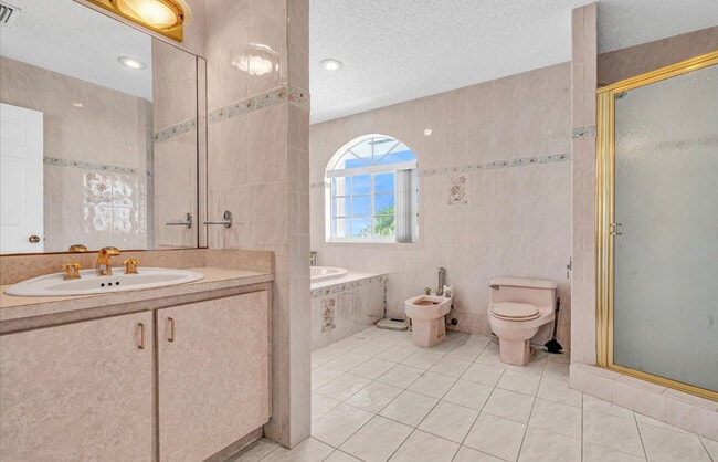 Building Photo - 196 Lorelane Pl