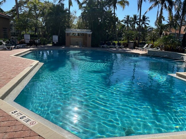 Building Photo - ANNUAL RENTAL - 1ST FLOOR 3 BED / 2 BATH C...
