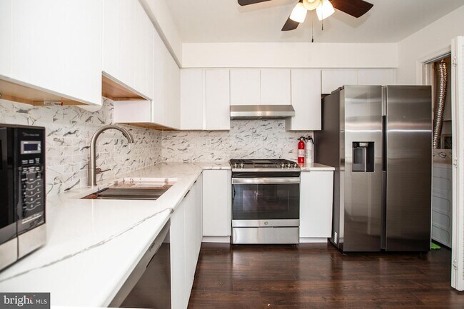 Building Photo - 297 Andover Pl