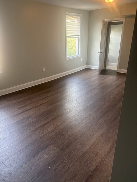 Building Photo - 700 Woodbourne Ave